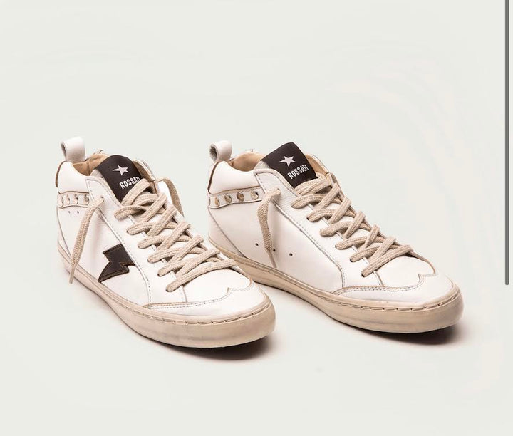 Zapatilla urbana Rossati mid blanca tachas 1085
