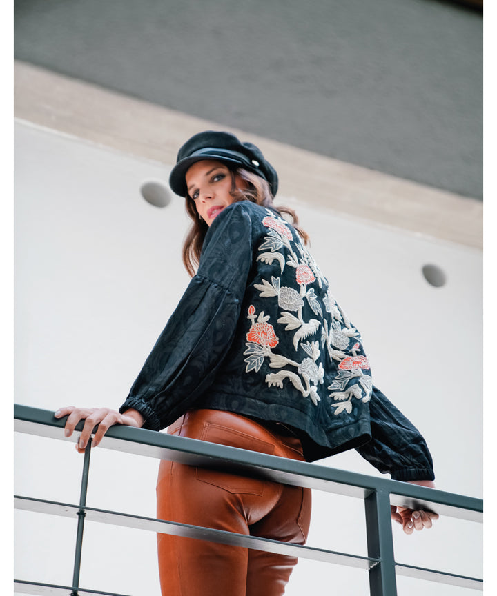 CHAQUETA ASIA NEGRA