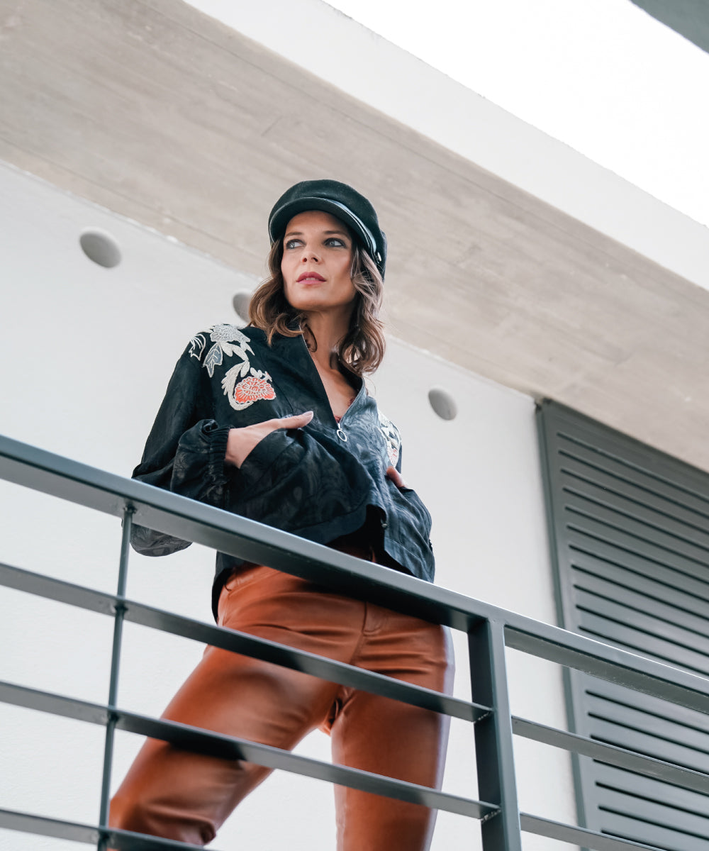 CHAQUETA ASIA NEGRA