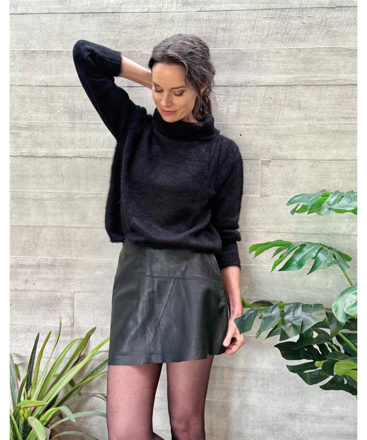 TEJIDO MAR NEGRO ALPACA PEINADA.