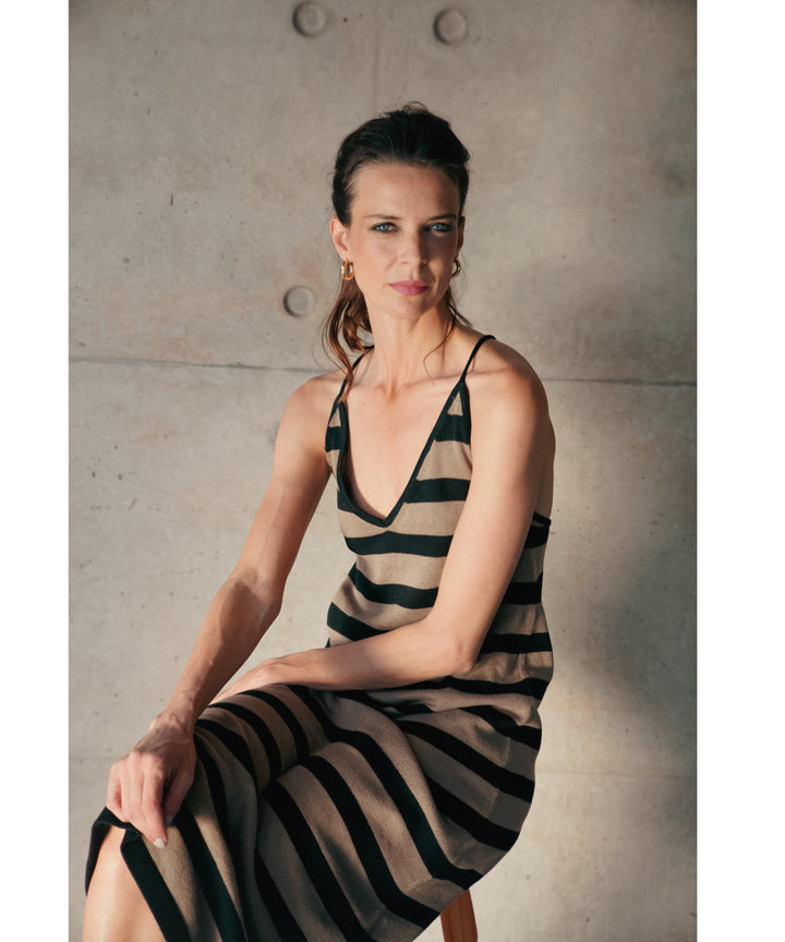 VESTIDO NALCA RAYAS