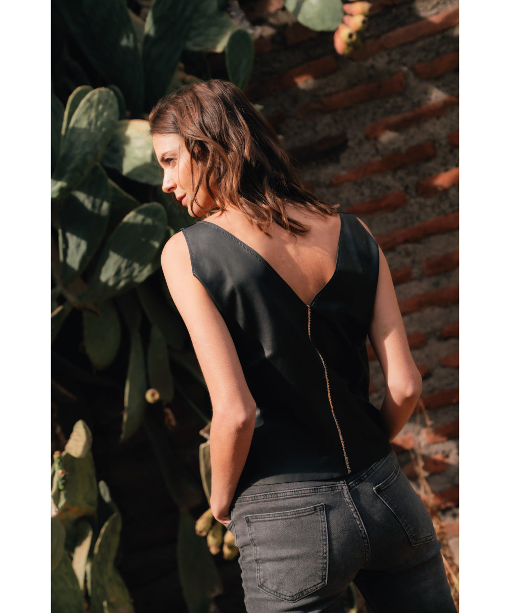 TOP CUERO VIKA