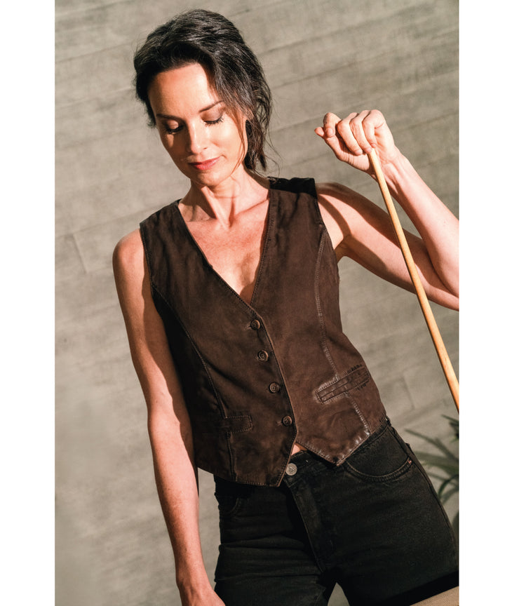 VEST GAMUZA CHOCOLATE