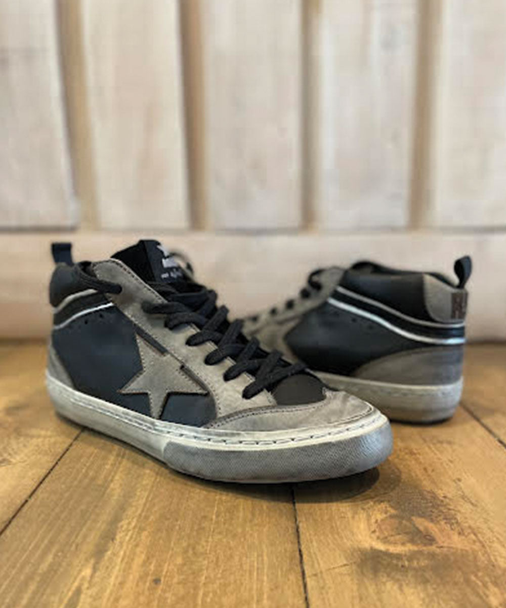 Zapatilla urbana Rossati caña media negra